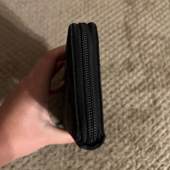 Gucci Black Zip Around Wallet! - Picture 3 of 11